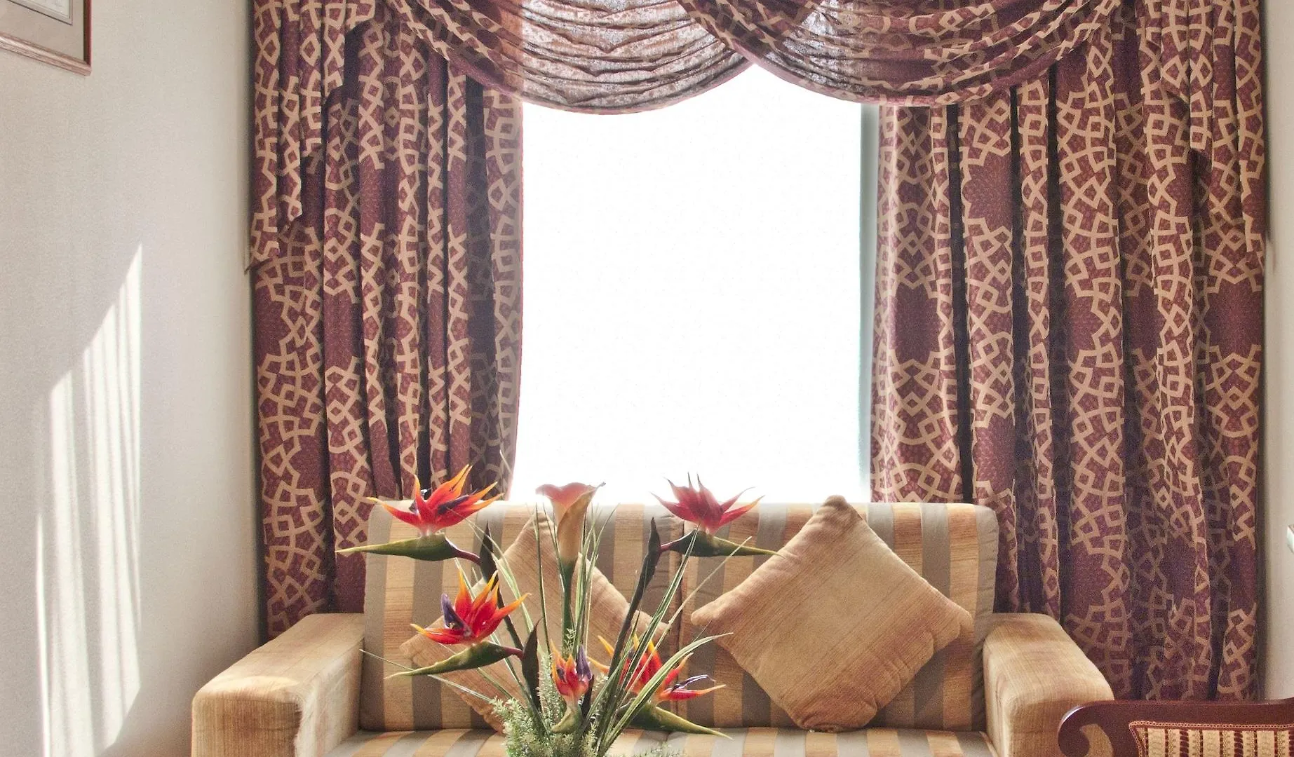 Regent Palace Hotel Dubai 4*,